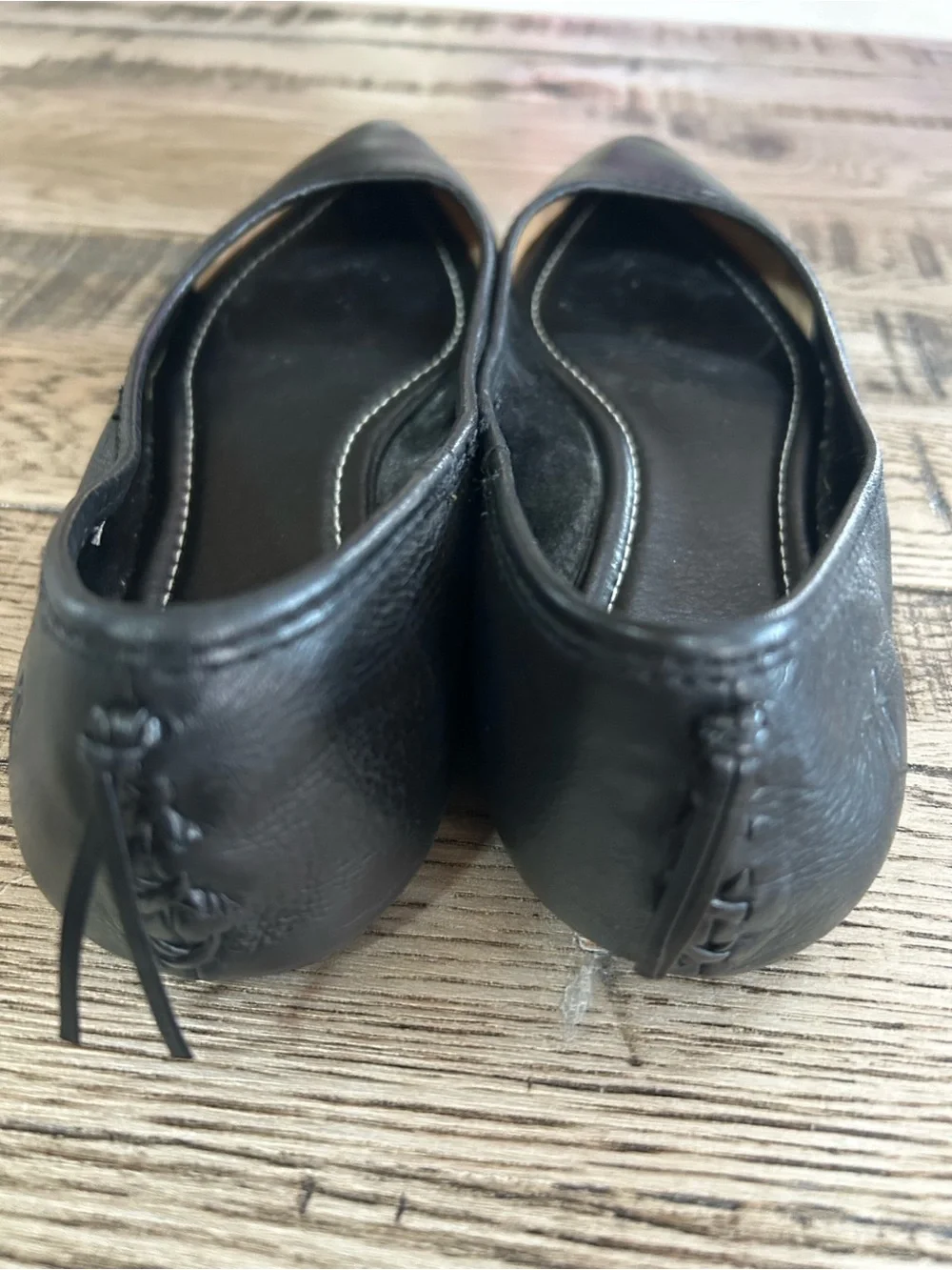 Frye Black Pointed Toe Leather Ballet Flats 9 great condition